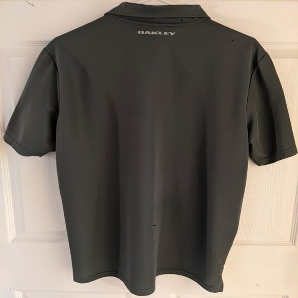 Oakley Golf Shirt - Picture 2 of 3